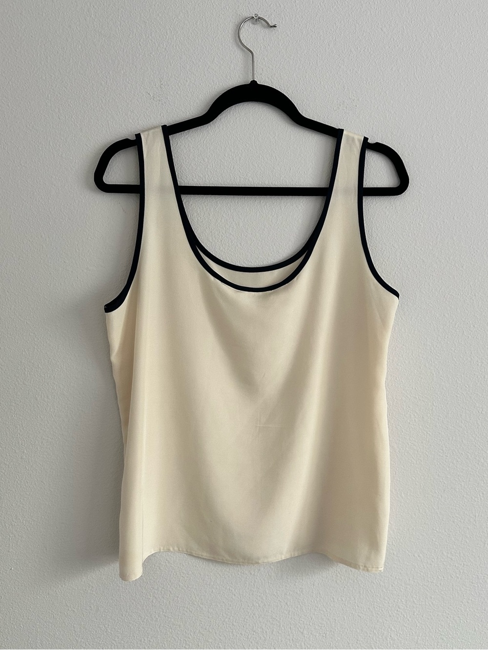 Vintage 90’s Anne Klein II 100% Silk Cream Top Black Trim Size 10 Minimalist